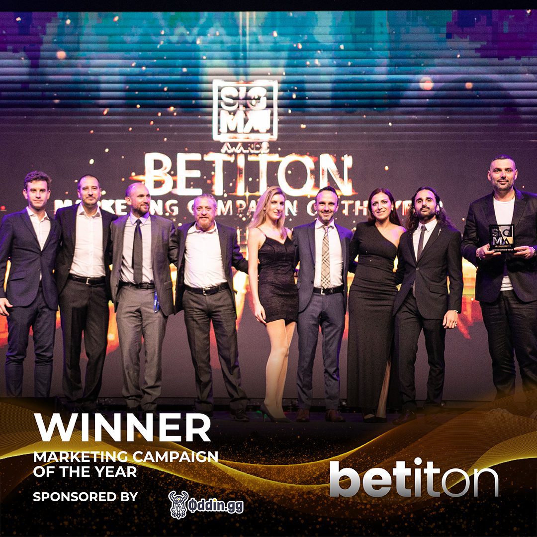 the whole team behind betiton receiving the marketing campaign of the year award