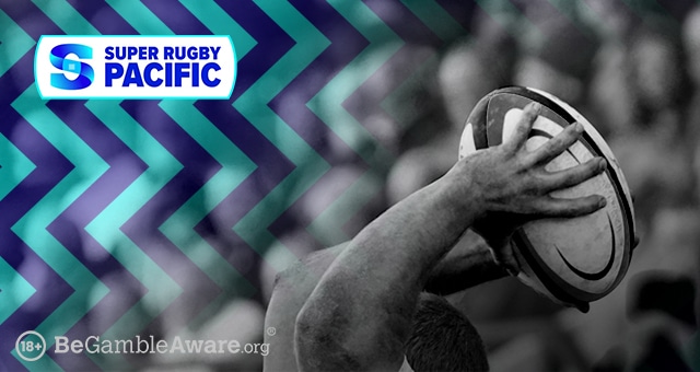 a rugby player having caught a rugby ball in the super rugby
